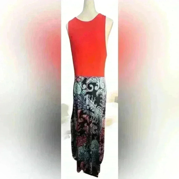 Gorgeous Sleeveless Maxi Dress in Coral and Paisley - Picture 6 of 14